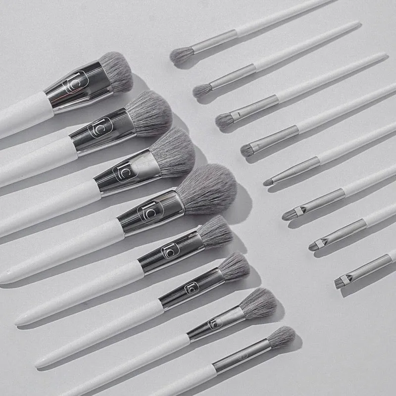 Essential Brush Set (no pouch)