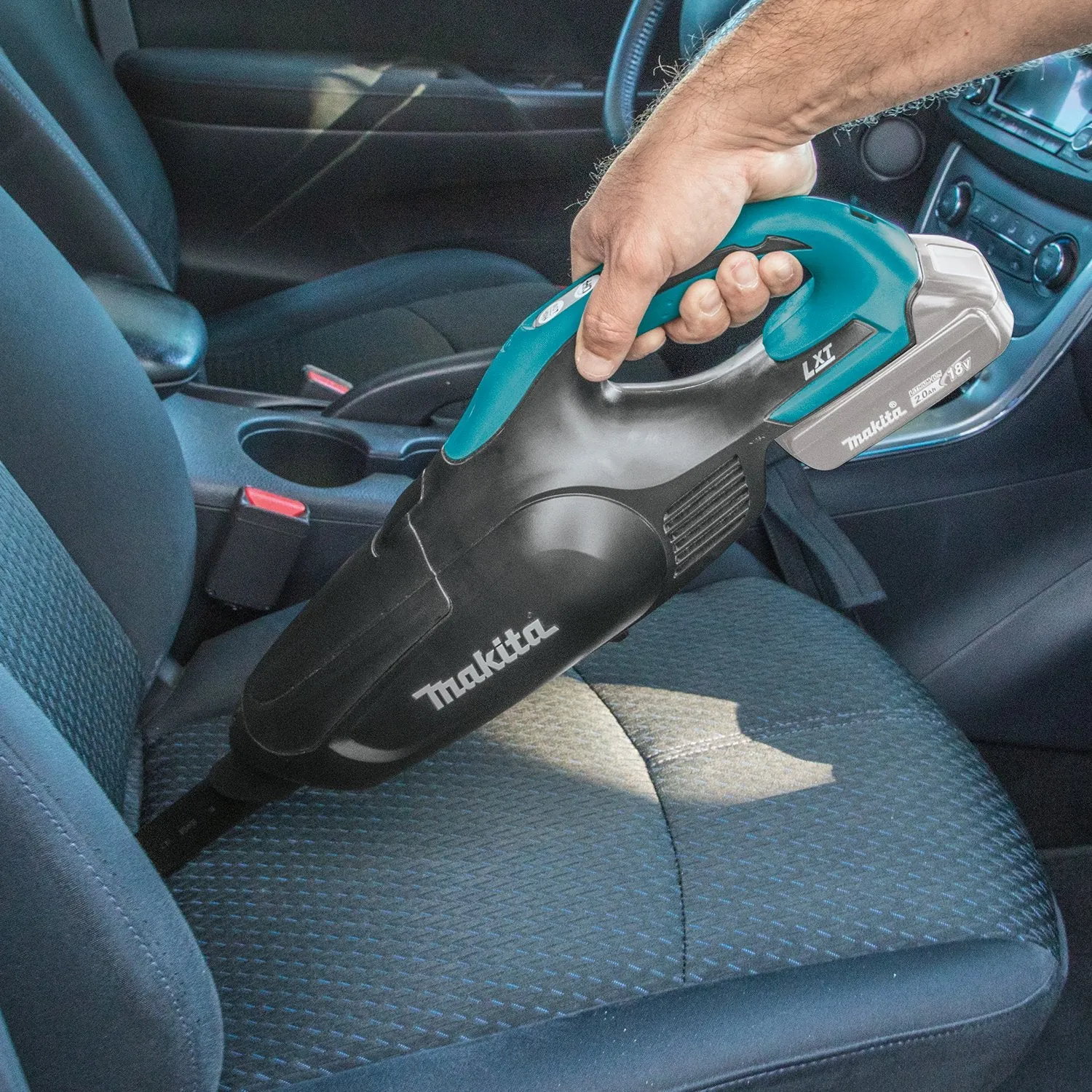 Makita (XLC01ZB) 18V LXT® Speed Compact Stick Vacuum, w/Push Button (Tool Only)