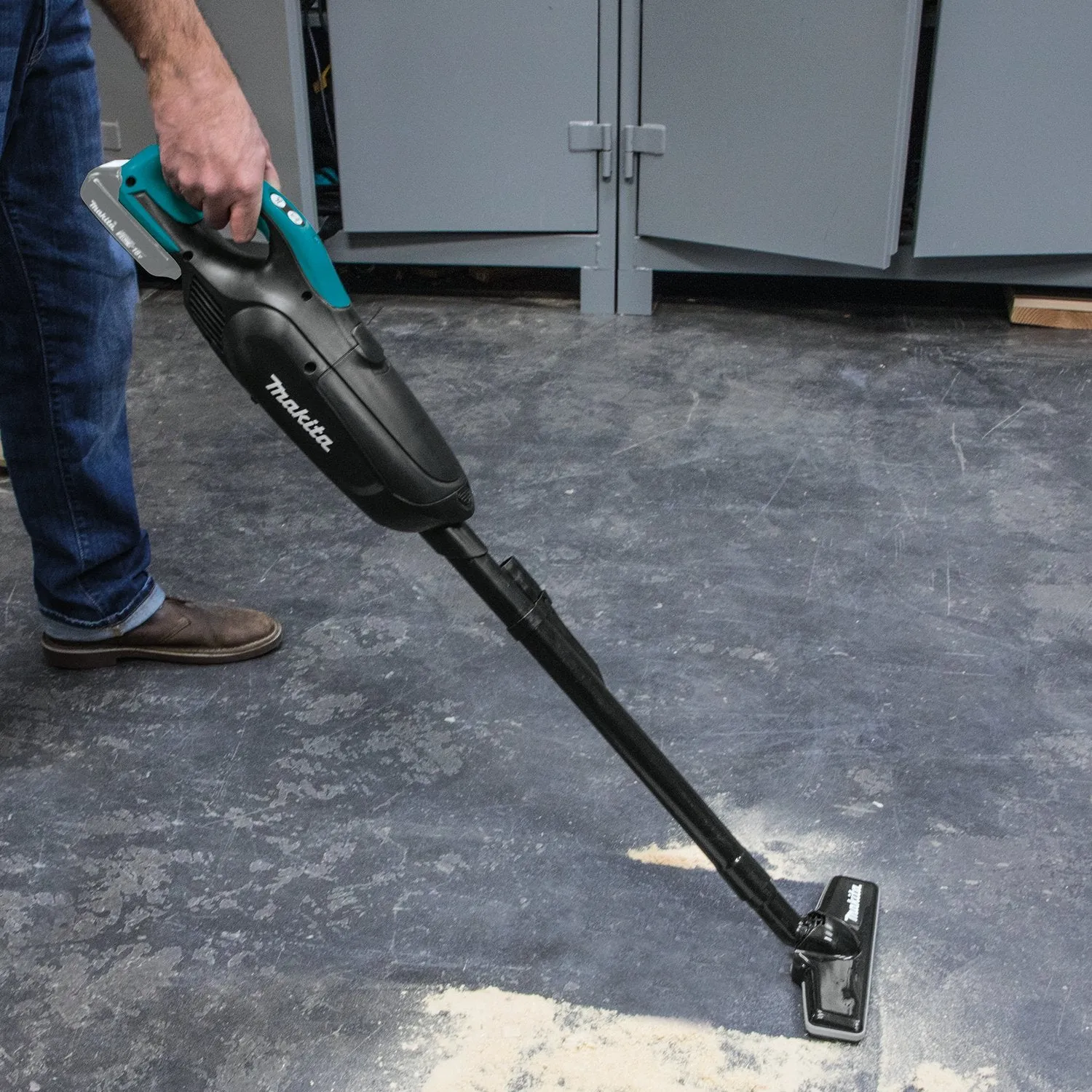 Makita (XLC01ZB) 18V LXT® Speed Compact Stick Vacuum, w/Push Button (Tool Only)